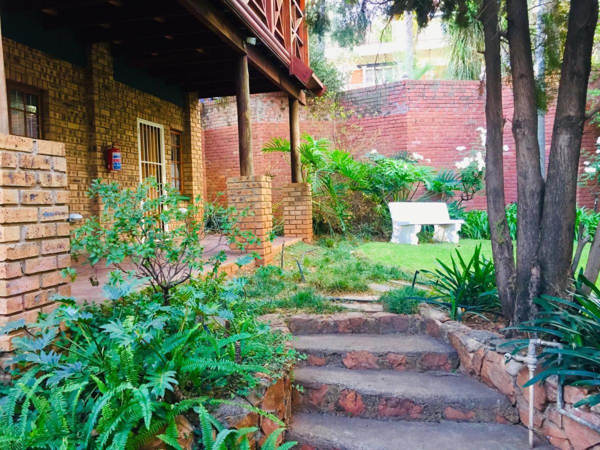 Amper Bo Guest House Pretoria-Noord Exterior foto